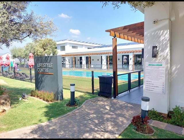 3 BEDROOM TOWNHOUSE FOR SALE IN GREENSTONE HILL